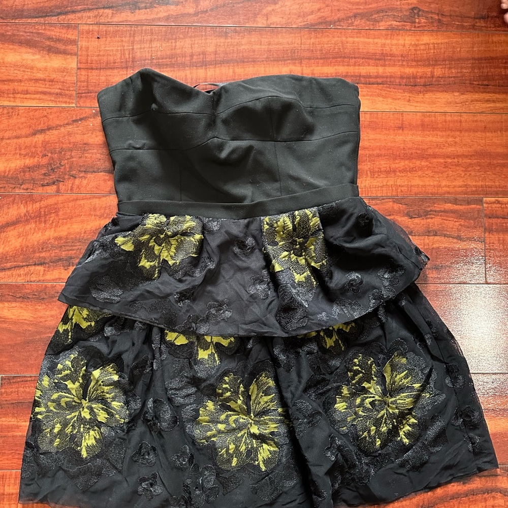 EUC BCBG maxazria tiered dress